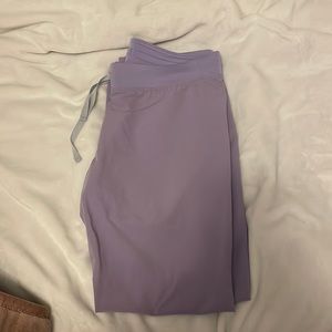Figs Woman’s Livingston Basic Scrub Pants- lavender dew size medium
